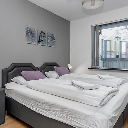 Sunny Apartment - By The Sea In City Center Reykjavík Kültér fotó