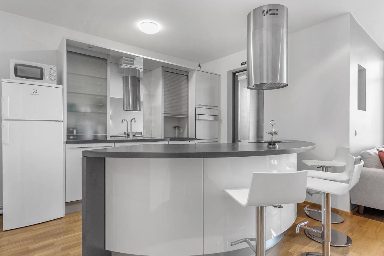 Sunny Apartment - By The Sea In City Center Reykjavík Kültér fotó