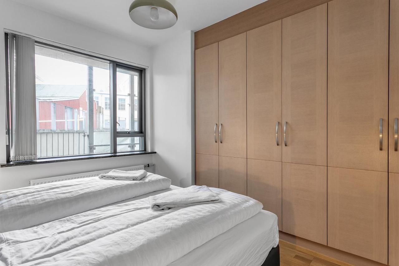 Sunny Apartment - By The Sea In City Center Reykjavík Kültér fotó